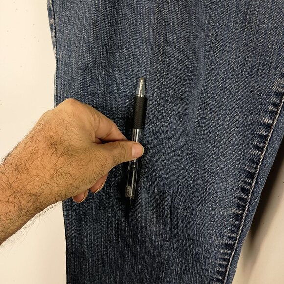 Liz Claiborne Classic Fit Bootcut Leg Jeans Size 14 36x30 Blue - Picture 8 of 11